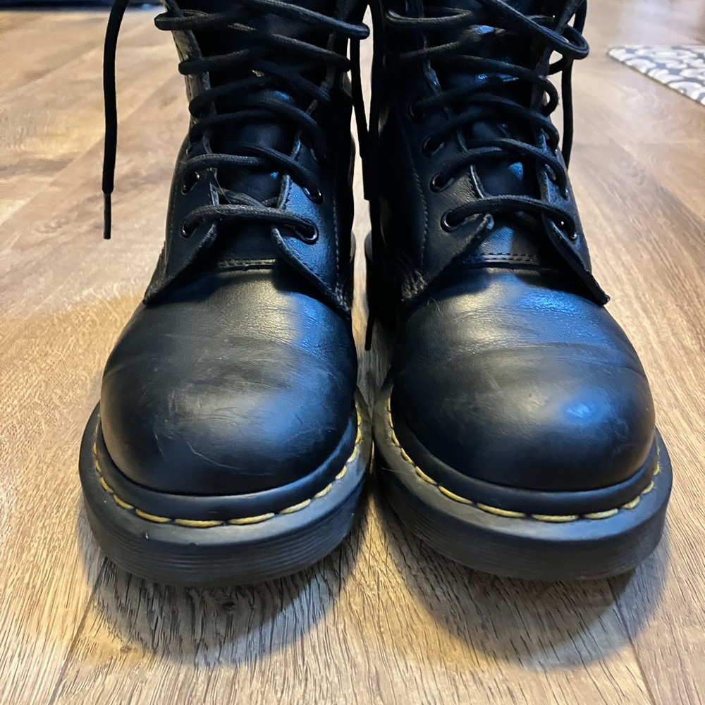 Dr Martens 1460 black leather boots - Picture 2 of 7